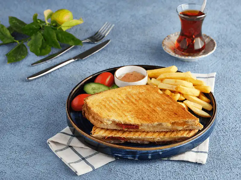 Sucuklu Tost 